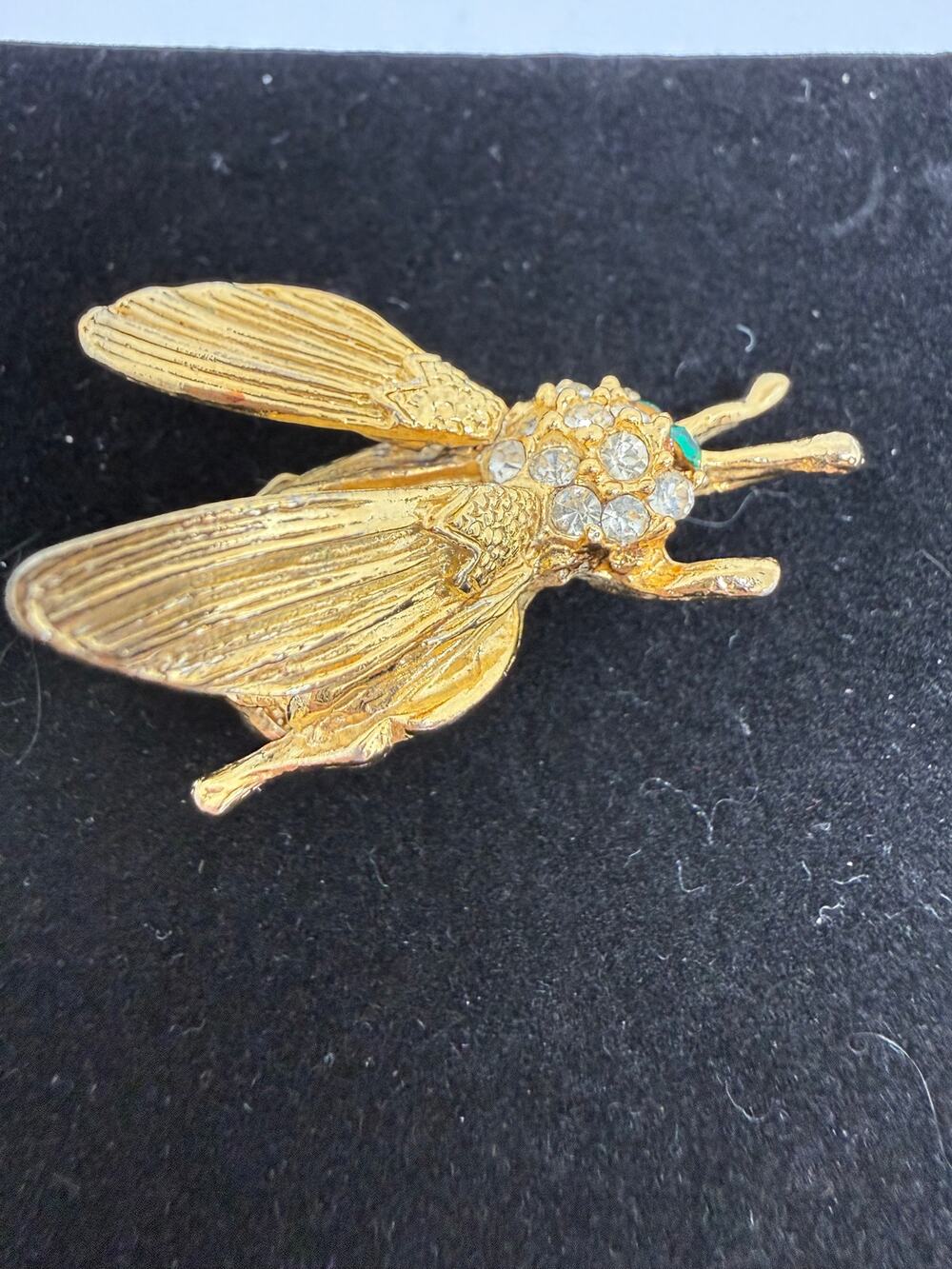 VINTAGE Fly Brooch Gold Tone Rhinestones Green Eyes Movable Wings Insect Jewelry